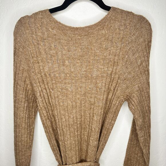 NWT Abercrombie and Fitch Cable Knit Long Sleeve V Neck Midi Sweater Dress Large - Picture 11 of 16